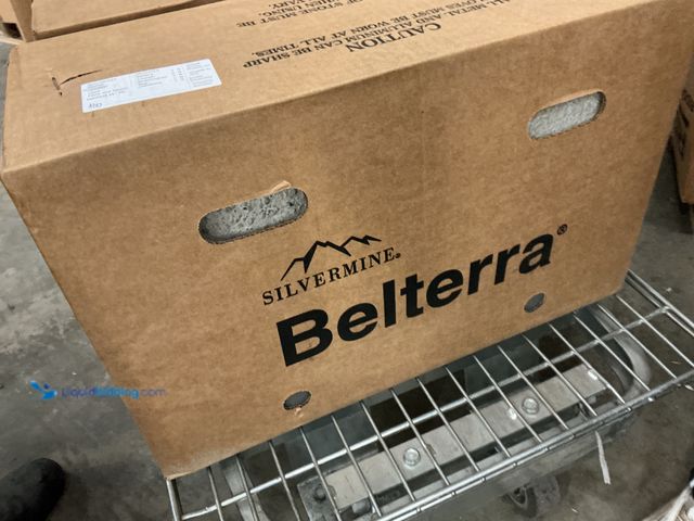 Lot 49-5449477 - 6 in. x 24 in. Stone Veneer Ledgestone Pre-cut Corners Monument Valley (Box of 8) Unused