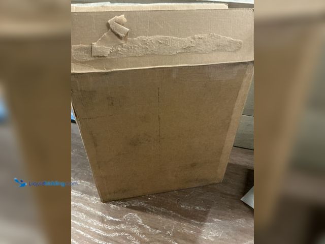 Lot 49-5484661 - Philips Sonicare Diamond Clean HX 9904/73 White and Pink Electric Toothbrush (charger and attachment...