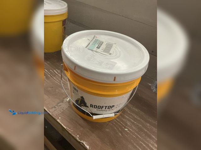 Lot 49-5482069 - 50 ft. Rooftop Safe-Tie Bucket Kit New