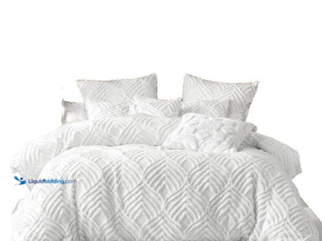 Lot 49-5539628 - oversized king- textured duvet set matelasse white. Set includes 1 Duvet Cover & 1 Standard Pillow S...