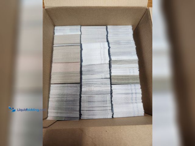 Lot 49-1988920 - 2000 null BOX OF AROUND 2,000 COLLECTIBLE SPORTS CARDS.