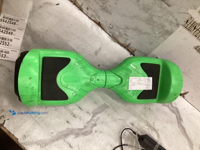 Lot 49-5542548 - Hoverboard (Green) Used with charger, scuffs, Powers on