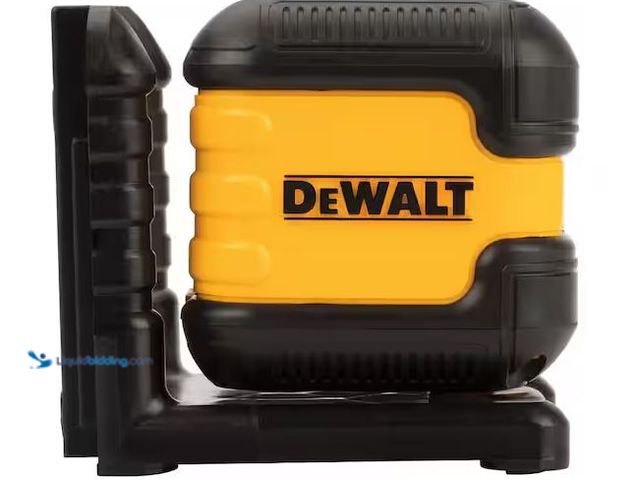 Lot 49-5561108 - DEWALT
40 ft. Red Self-Leveling Cross Line Laser Level with (2) AA Batteries & Case, Used, Works