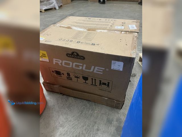 Lot 49-5508629 - Napoleon Rogue 425 Propane Gas Grill, Black, Durable 3-Burner BBQ. Model: R425PK-2. New.