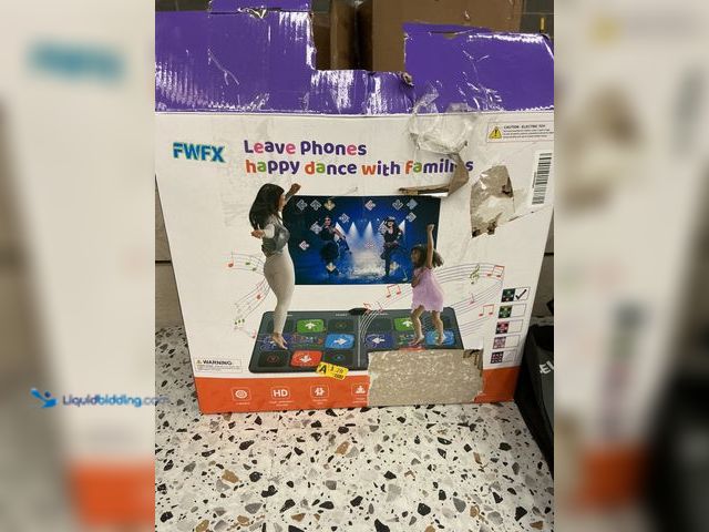 Lot 49-5489188 - Dance mat. Used with 2 controllers and cords