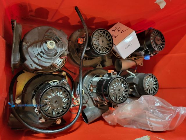 Lot 49-1814663 - 6 Scrub Motors Other 6 Scrub Motors various size and models