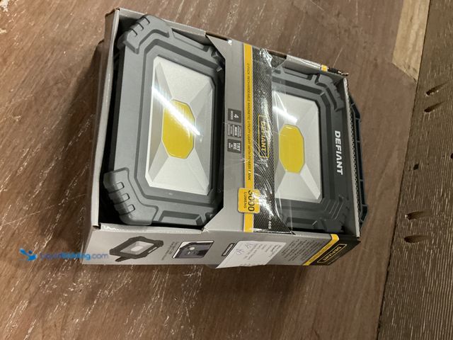 Lot 49-5464163 - Defiant
3000 Lumens Rechargeable Magnetic Utility Light With Power Bank (4-Pack) New