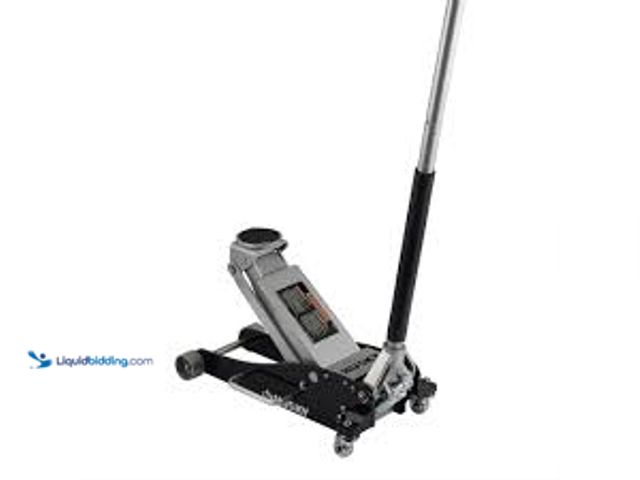 Lot 49-5415833 - Husky Husky 3 Ton Hybrid Aluminum Steel Floor Jack. Model # HD4751-HV-TH. Slightly used.