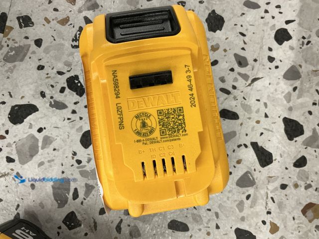 Lot 49-3564684 - Dewalt DCB206 20 V 6 AH Battery, Unused.