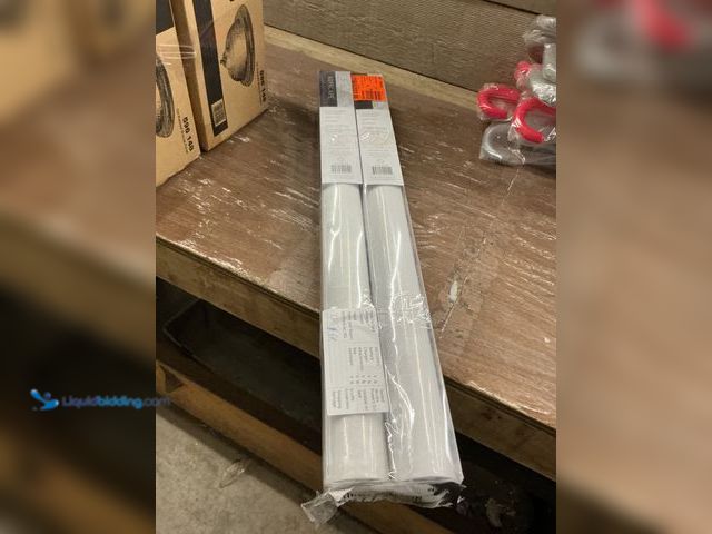 Lot 49-5477718 - Artscape
Blue Chip Glass 24 in. x 36 in. Window Film (2pack) New