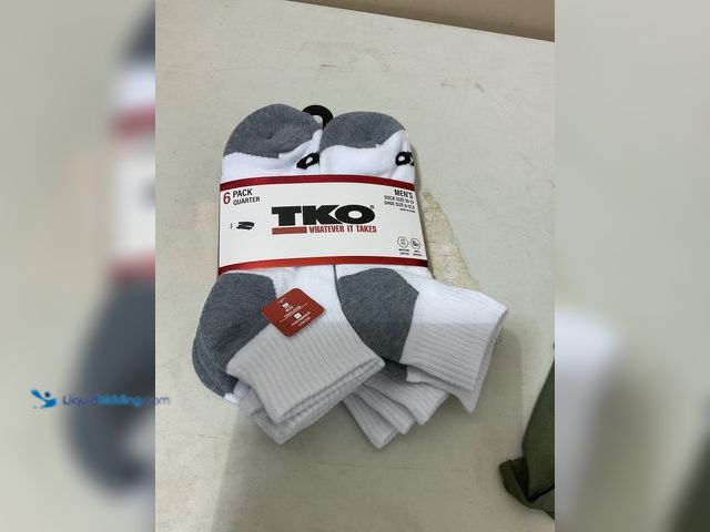 Lot 49-5467753 - BRAND NEW TKO WHATEVER IT TAKES 6 PACK QUARTER SOCKS MENS SIZE 10-13 COLOR WHITE