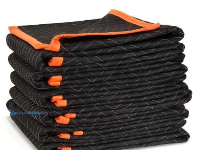 Lot 49-2004556 - WEN 72-Inch by 40-Inch Heavy Duty Padded Moving Blankets, 6-Pack, Model #272406, Unused, Unable to t...