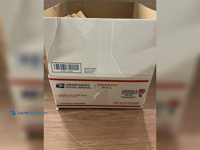 Lot 49-5413780 - BOX OF 100 PAINT STIR STICKS (UNUSED) NO FACTORY IMAGE