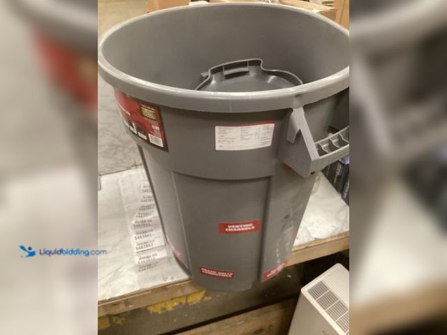 Lot 49-5483850 - Husky 32 gal. Grey Heavy Duty Commercial Outdoor Trash Can with Domed Lid. Model # 999-2532. Unused