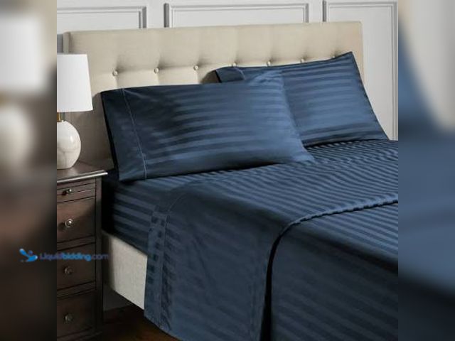 Lot 49-3566720 - Hotel Style 4-Piece 600 Thread Count Navy Stripe Egyptian Cotton Adult Bed Sheet model:8903062152064...