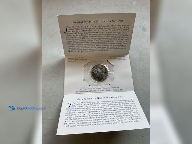 Lot 49-1810283 - REPUBLIC OF MARSHALL ISLANDS FIRST MEN ON THE MOON $5 DOLLAR COMMEMORATIVE COIN