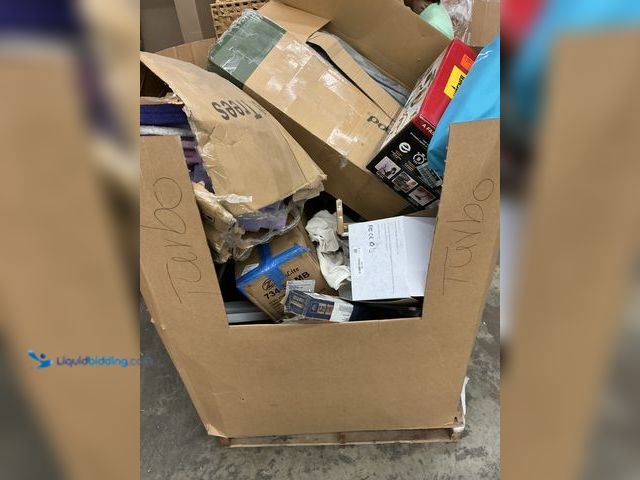 Lot 49-5413434 - Salvage Pallet. Misc Items