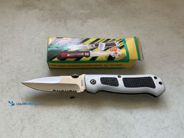 Lot 49-3609218 - Other ONE HAND OPENER POCKET KNIFE 4 1/4 CLOSED STAINLESS STEEL BLADE ALUMINUM HANDLE IN BOX