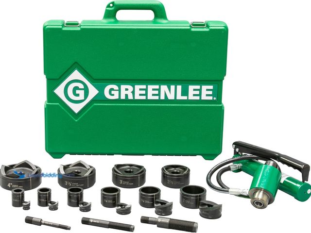 Lot 49-5410566 - Greenlee 7310SB 11-Ton Hydraulic Knockout Punch Kit with Hand Pump, Ram, 1/2" to 4" Slug-Buster Punc...