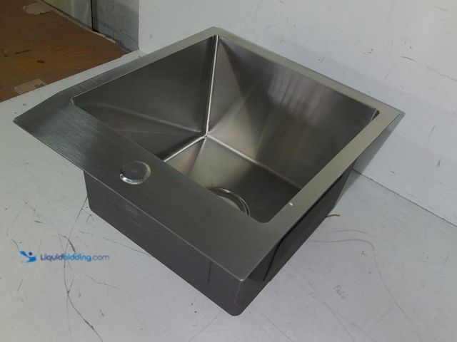 Lot 49-3431478 - 15"x 17"x 8" Stainless steel Single Bowl Kirchen Sink, Unused, Minor bend in front of sink, Not in O...