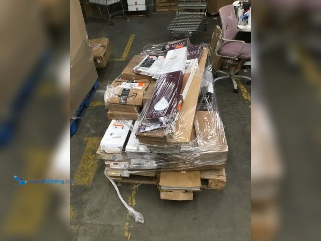Lot 49-5410837 - MISC Flooring. Salvage Pallet - IMPORTANT: Please note that the condition of this lot is SALVAGE. Sa...