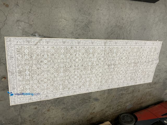 Lot 49-5581918 - 8' x 2ft 8in Rug Crème and Brown Pattern Unused