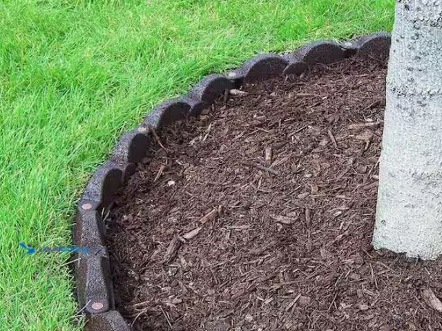 Lot 49-1573916 - Vigoro 10 ft. x  2.9 in. Black Rubber Edging Kit, Black, Model# VIG-ESE-1-10BK, New.   Ref#ASRHD0130