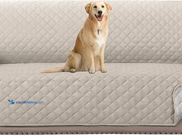 Lot 49-3528936 - H.VERSAILTEX Sofa Protector for Dogs/Cats/Pets Sofa Slipcover Quilted Furniture Protector with Non S...