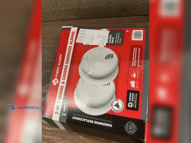 Lot 49-5484669 - First Alert Hardwired Combo Smoke and CO Alarm (unable to test) (scuffs and scratches) Unused