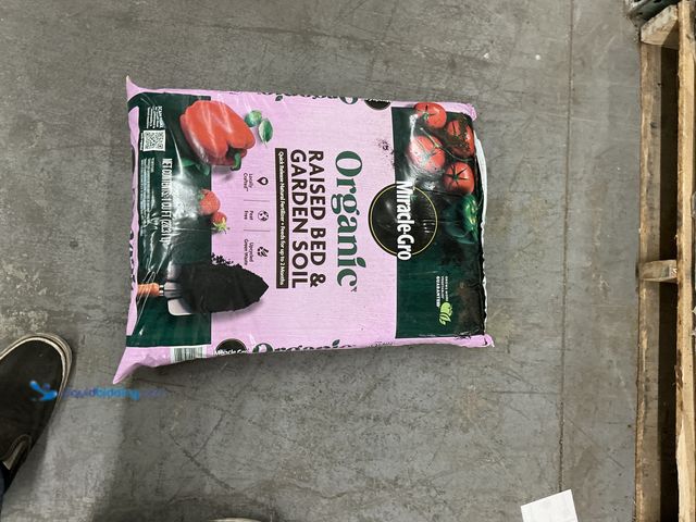Lot 49-5558857 - Miracle-Gro Organic Raised Bed and Garden Soil with Quick Release Natural Fertilizer, Peat Free, OMR...