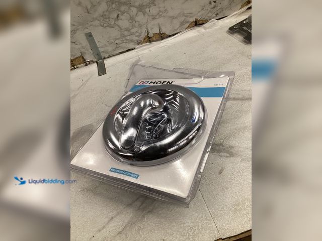 Lot 49-5479000 - MOEN Chateau Lever Posi-Temp 1-Handle Shower Valve Trim Kit in Chrome. Model # 181119 Unused