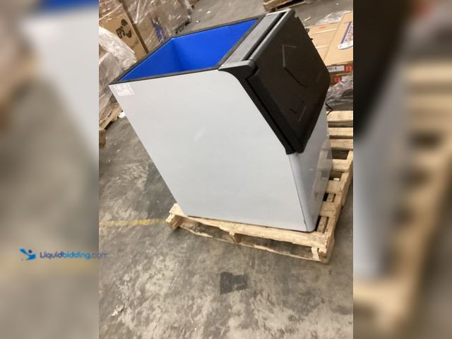 Lot 49-5406288 - Hooure 22 in. Commercial Ice Maker 500 lbs. /24 H Freestanding Stainless Steel Ice Maker Full Size C...