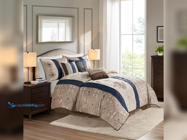 Lot 49-5553586 - Madison Park Comforter Faux Silk-Traditional Luxurious Jacquard Design All Season Set, Matching Bed ...