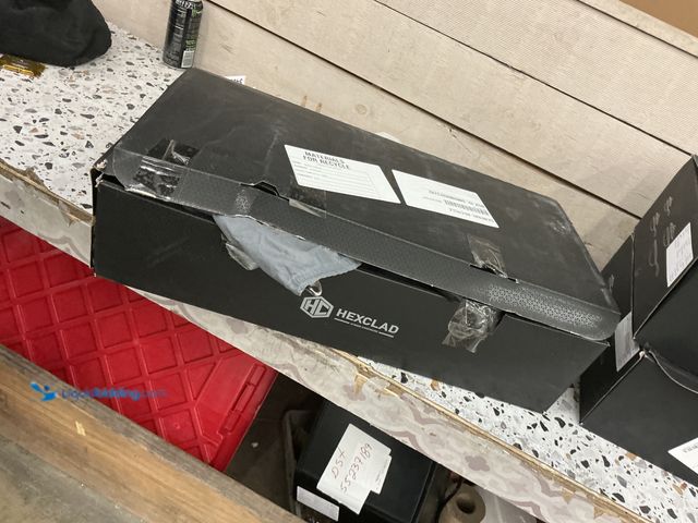 Lot 49-5485326 - HexClad 7-piece Cookware Set. Item 1244601 | Model 859006007083. Used.