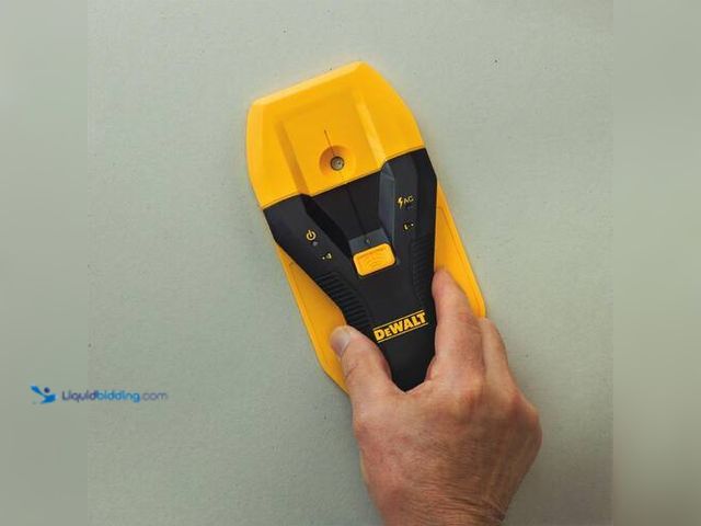 Lot 49-3616687 - DEWALT 1-1/2 in. Stud Finder - slightly used , unable to test SKU # 1004029003  Ref#BIN0716