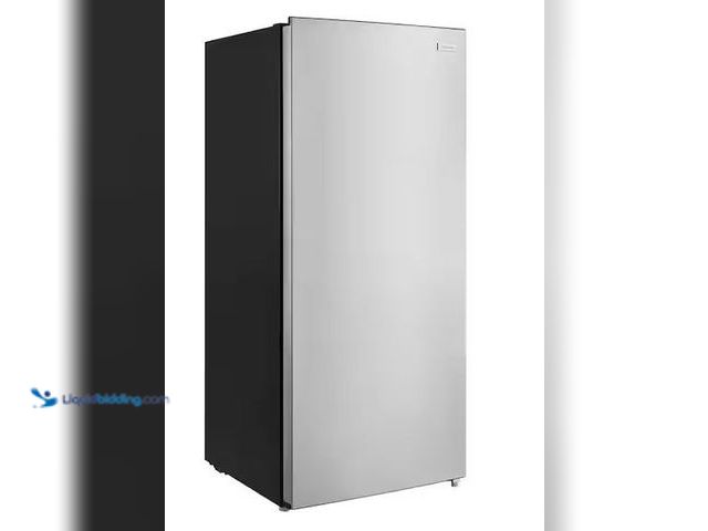 Lot 49-1548721 - Vissani 7.1 cu. ft. Manual Defrost Convertible Upright Freezer in Stainless Steel Look Model # MDUFC...