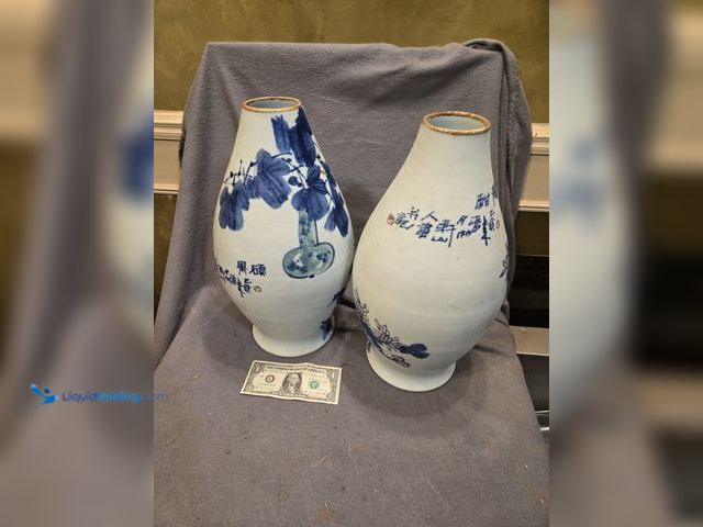 Lot 49-1805598 - 2 ASIAN VASE PAIR OF XL BLUE/WHITE  ASIAN CERAMIC VASES
