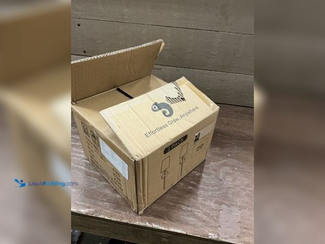 Lot 49-5477933 - Set of 2 Wall Sconces (hardware included) (unable to test) Unused