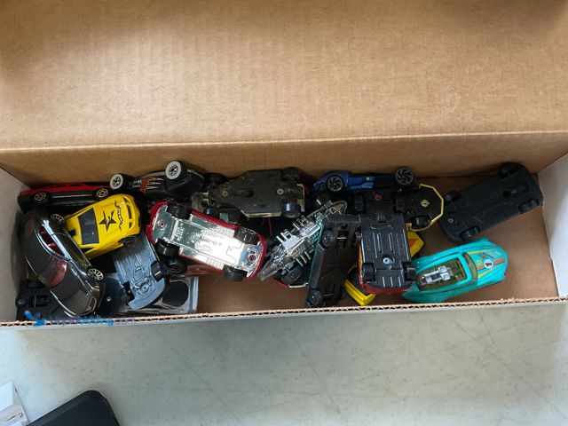 Lot 49-5451513 - Other LOT OF 20 PRE-OWNED HOT WHEELS 1/64 SCALE DIECAST CARS VARIOUS MAKES AND MODELS