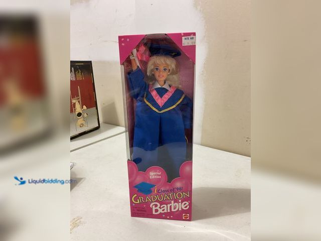 Lot 49-3709167 - Other VINTAGE NEW IN BOX SPECIAL EDITION CLASS OF 1996 GRADUATION BARBIE FASHION DOLL FROM MATTEL