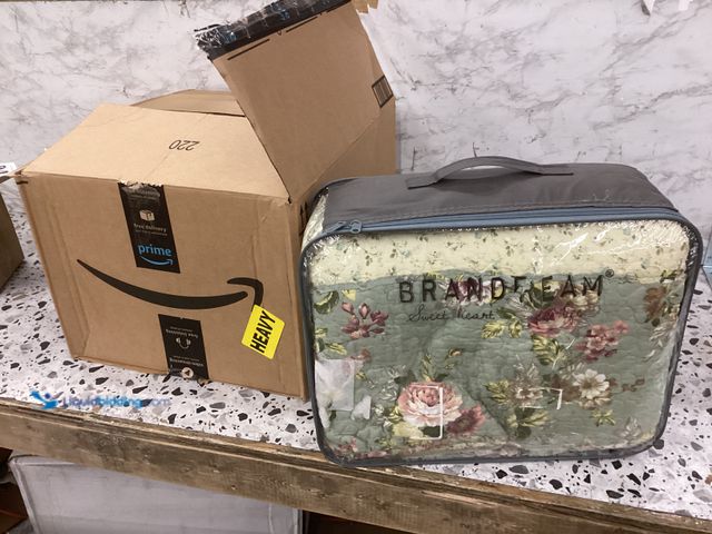 Lot 49-3528090 - Brandream Sweet Heart Sweet Life Comforter Bed Set Item is unused.