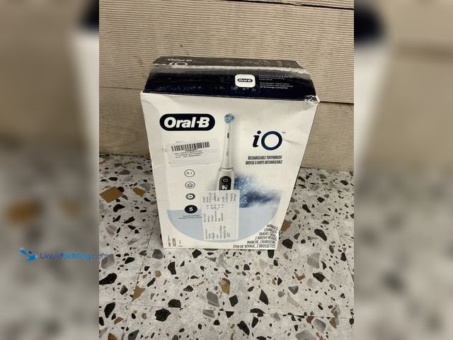 Lot 49-5453695 - Oral B iO SERIES ORTHO Patient STARTER KIT Electric Toothbrush. [Model: 90240547] Unused