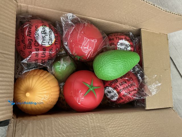 Lot 49-5538952 - QTY 20 - Various plastic vegetable bowls with lids. Unused. Target Brand