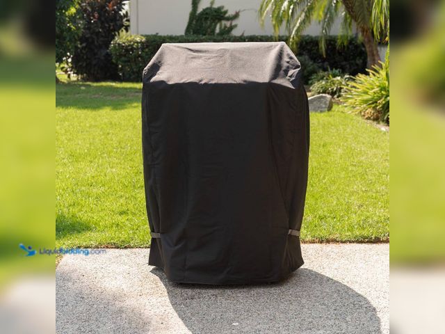 Lot 49-5413037 - Universal
Premium Gas Grill Cover for Small Spaces New