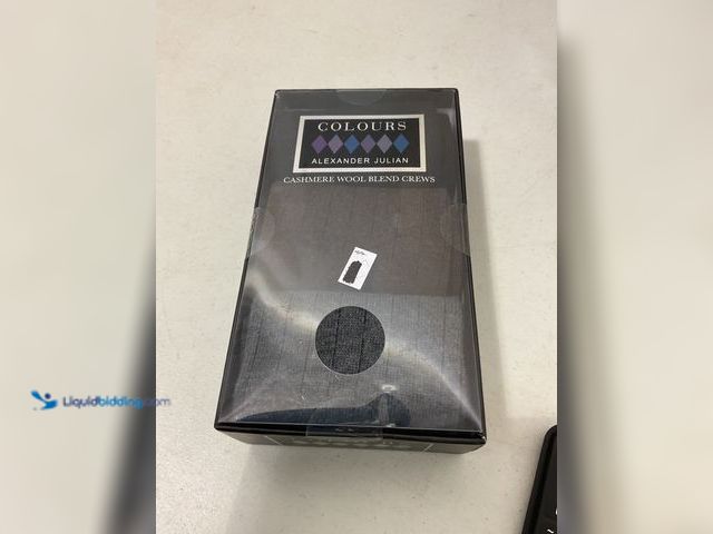 Lot 49-5515692 - Other NEW IN BOX HIGH END COLOURS BY ALEXANDER JULIAN CASHMERE WOOL BLEND CREW SOCKS MULTI COLOR MEN...