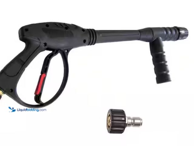 Lot 49-2020883 - DEWALT Spray Gun with Side Assist Handle, M22 Connections for Cold Water 4500 PSI Pressure Washer, Q...
