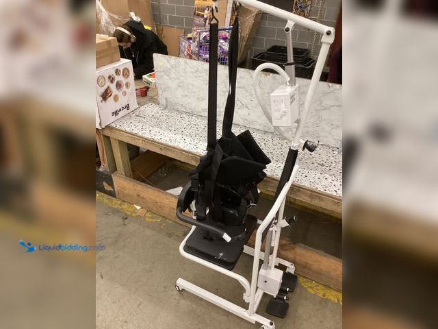 Lot 49-5460578 - Qingxiao Electric Lift Transfer Chair Item is unused with battery, charger, tested/works