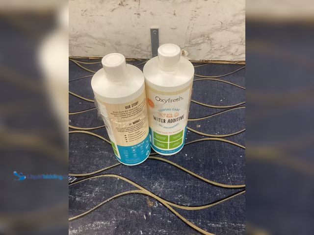 Lot 49-3539735 - Oxyfresh Water Additive for Pets Dental Cre Item is unused in a PK of 2