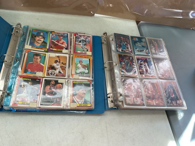 Lot 49-5467347 - Other LOT OF 2 SPORT BINDERS WITH VARIOUS YEARS AND TYPES LOADED WITH STARS AND HALL OF FAMERS INCLU...