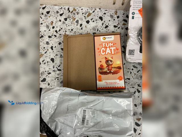 Lot 49-3531235 - QTY 4 - Fun Cat i Phone 15 Pro Screen protectors. Sealed.